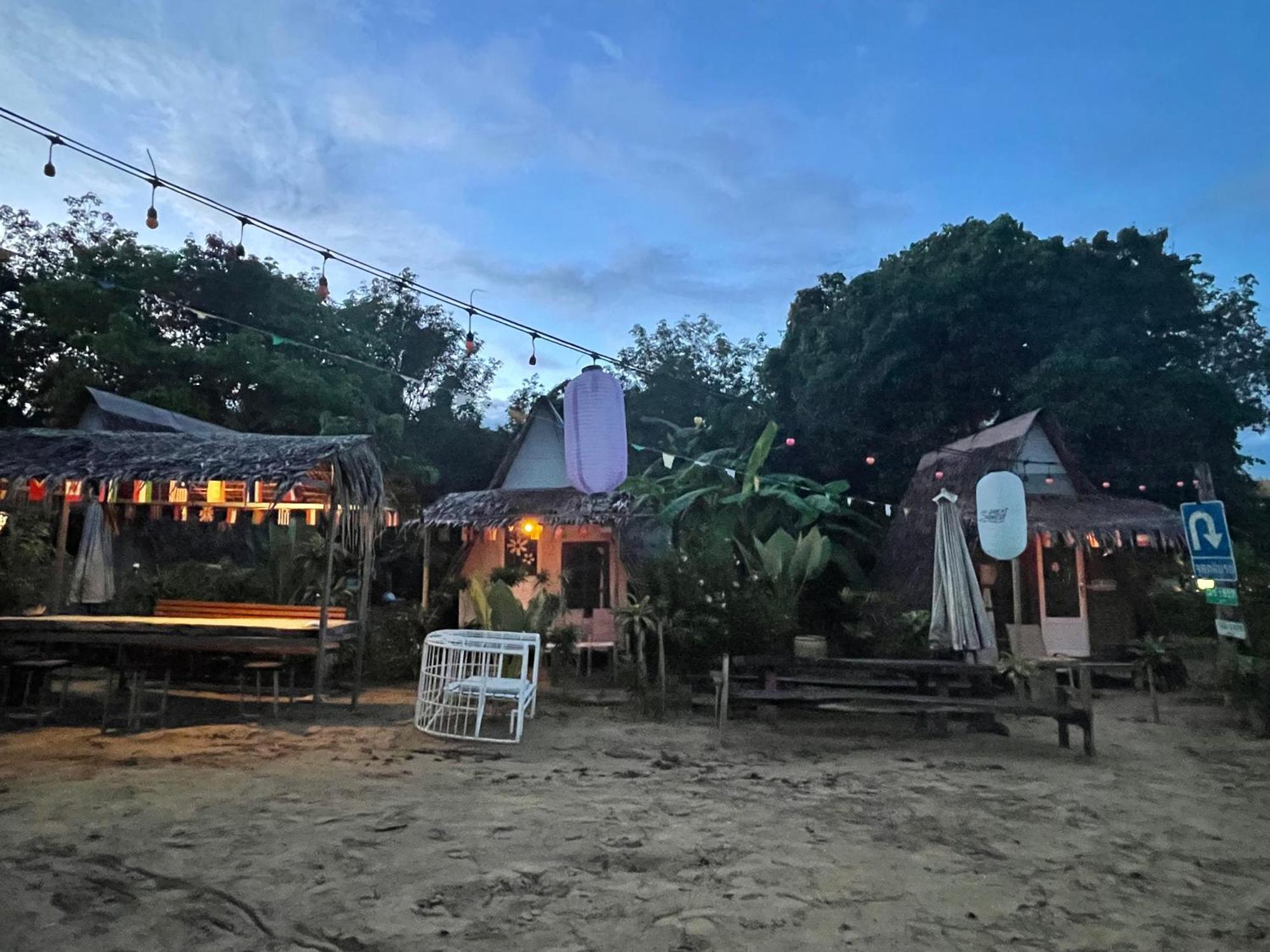 Hotel Phuketairportcamping Ban Bo Sai Klang Esterno foto